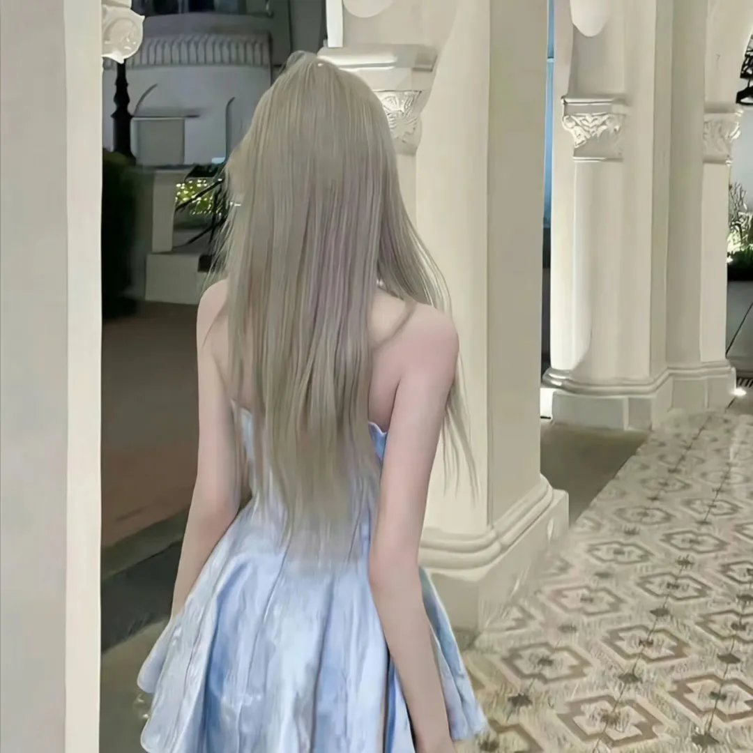 冲浪女孩布鲁娜